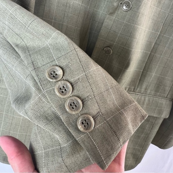 J. Vital 2piece suit size 42R top and 42R/ 35W
bottom Men's Tan Blazer - Picture 6 of 17